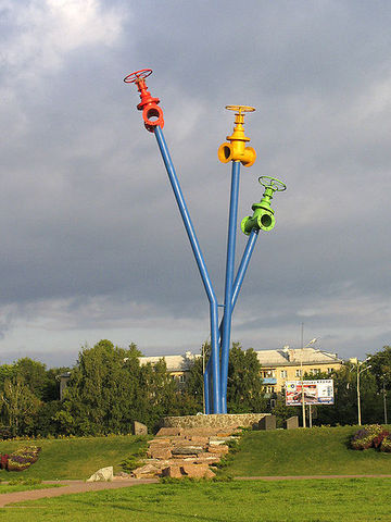 Памятник в честь 200-летия первого российского водопровода